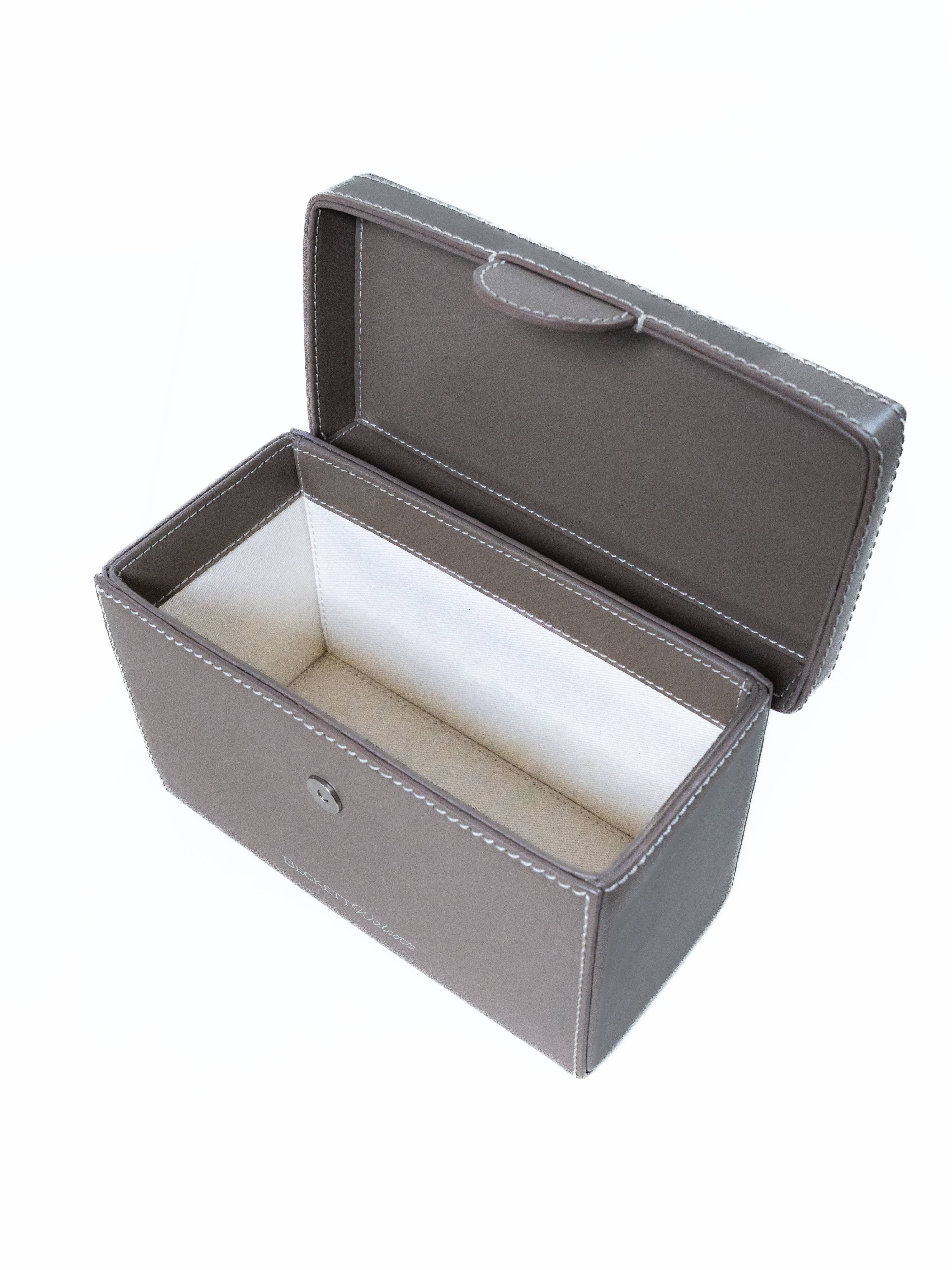 The Legacy - Earth (Beige)